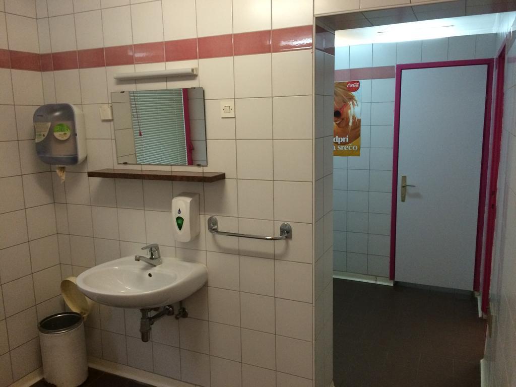 Simple Vodmat Albergue Liubliana